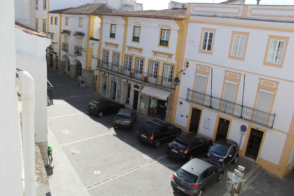 evora