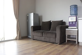 simply 1br apartment at easton park residence jatinangor