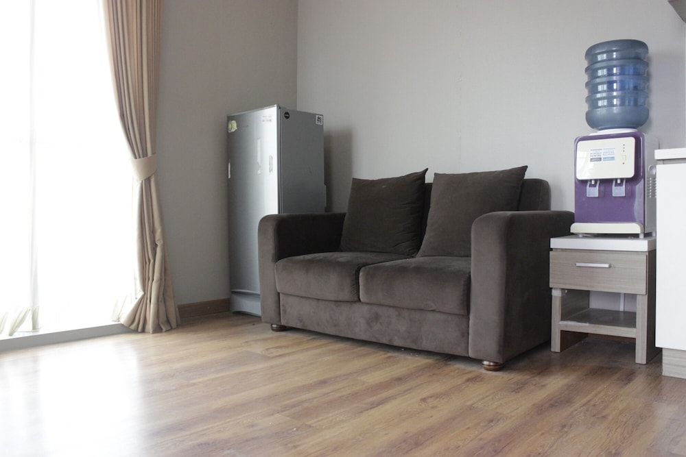 simply 1br apartment at easton park residence jatinangor