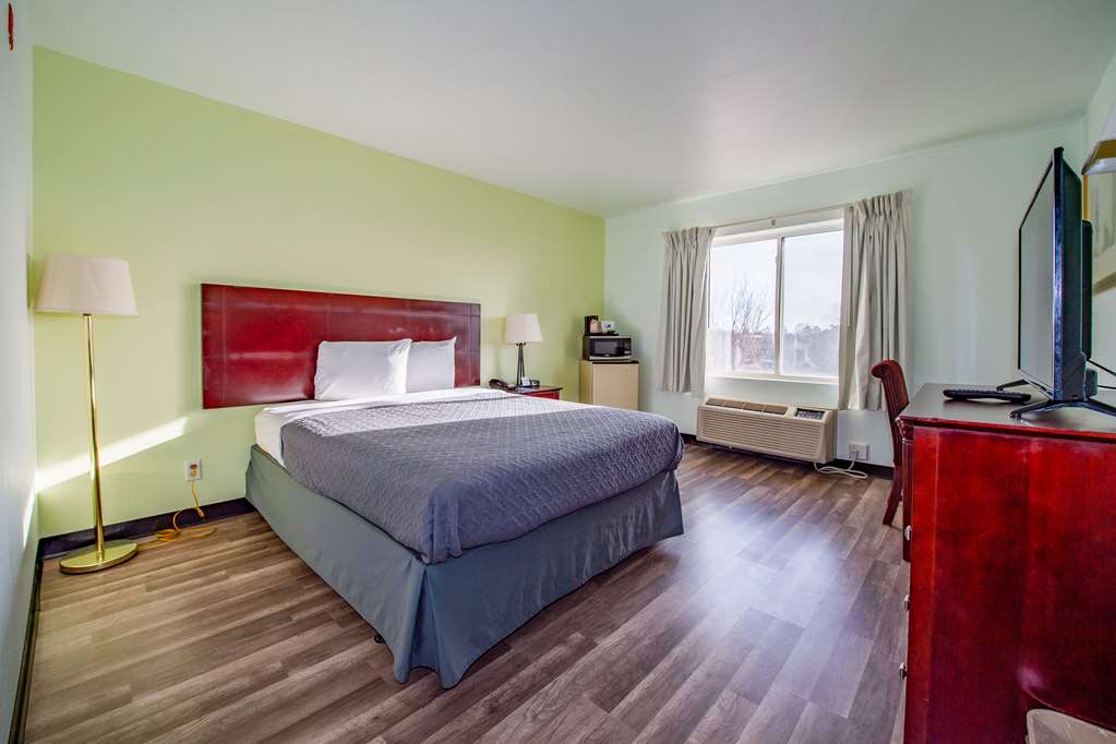 rodeway inn central colorado springs