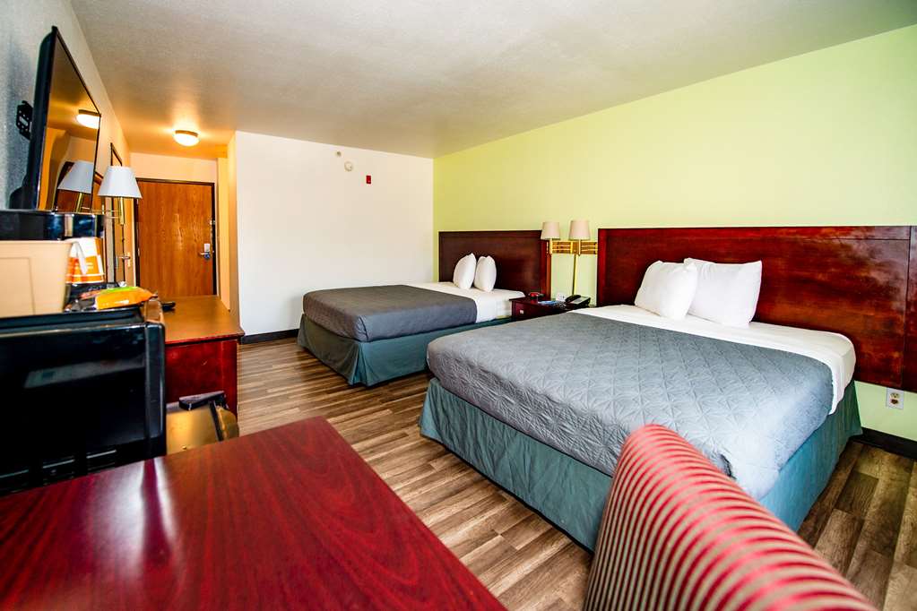 rodeway inn central colorado springs