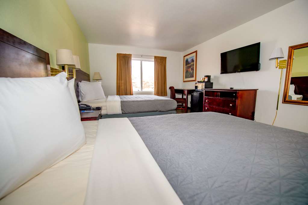 rodeway inn central colorado springs