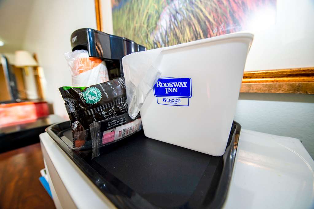 rodeway inn central colorado springs