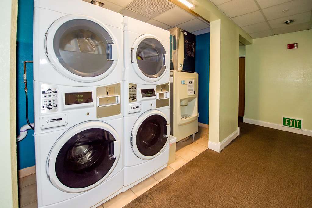 rodeway inn central colorado springs