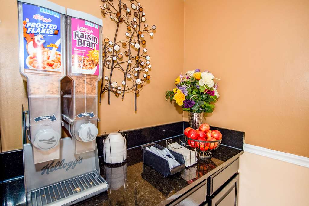 rodeway inn central colorado springs