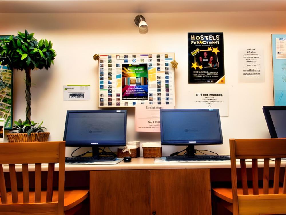 barnacles temple bar house