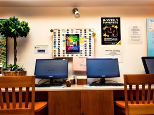 barnacles temple bar house