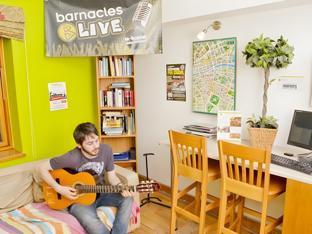 barnacles temple bar house