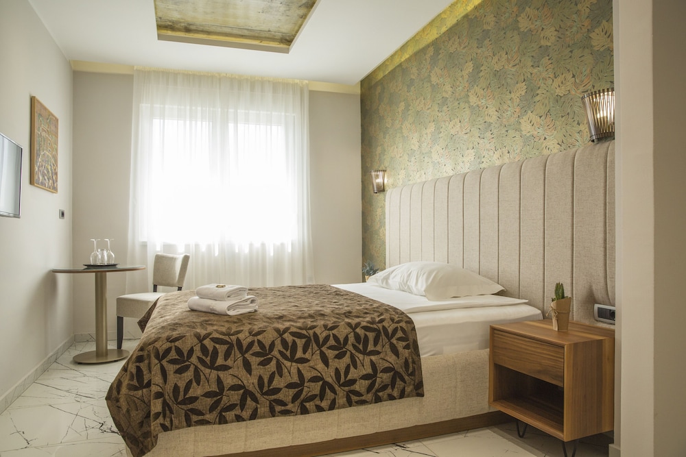 boutique hotel arta
