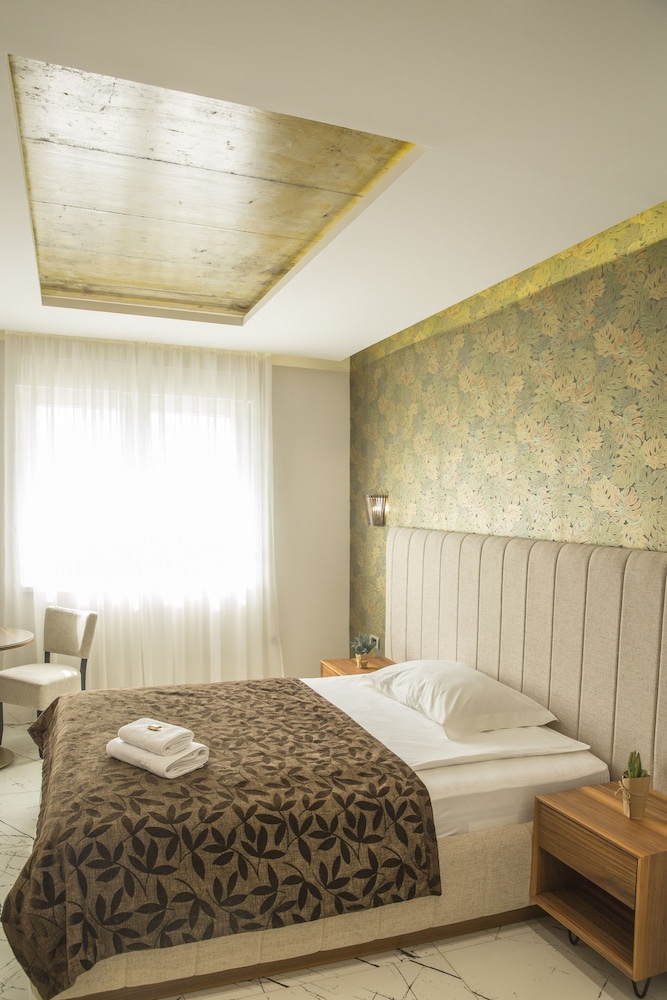 boutique hotel arta