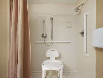 Baymont By Wyndham Columbia Northwest,Columbia Metropolitan Airport>>Columbia,3 star
