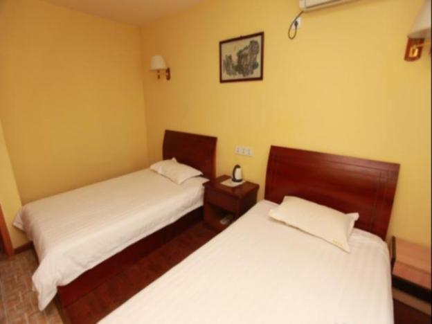 chengdu dcent hostel