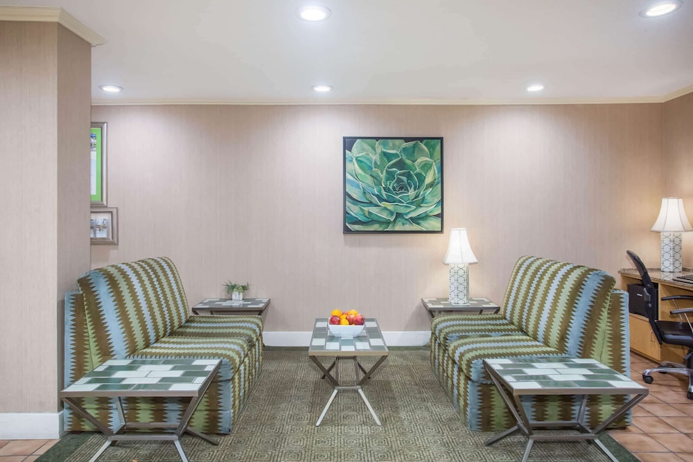 baymont by wyndham columbia mo