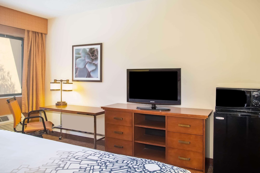 baymont by wyndham columbia mo