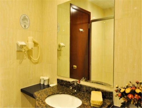 greentree inn chengde railway station southeast chengde century city store