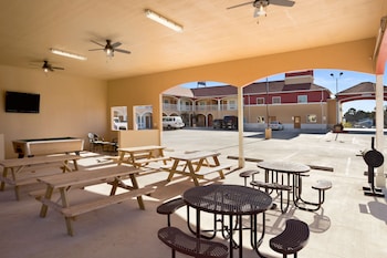 Executive Inn And Suites,,2 star