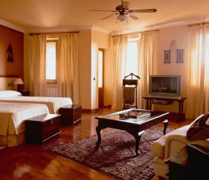 El Milano Real,,2 star