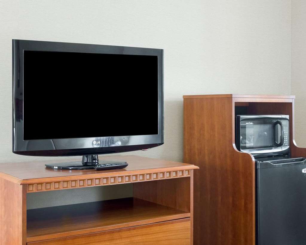 quality inn columbus ms