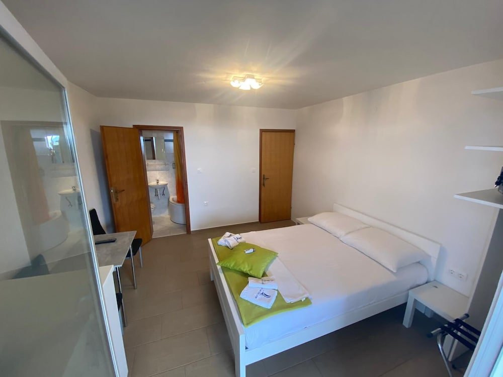 Studio Melissa With Terrace And Sea View, In Omisalj,,0 star
