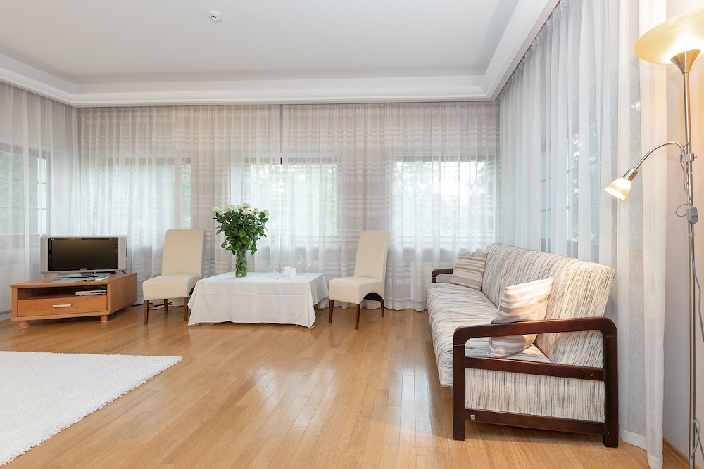 valensija large suite