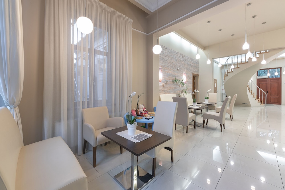 valensija large suite