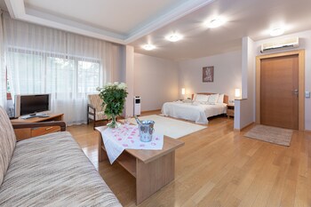 valensija large suite