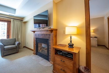 One Bedroom Condo With Large Balcony Over Mountaineer Square 1 Condo - No Cleaning Fee! By Redawning,,3.5 star