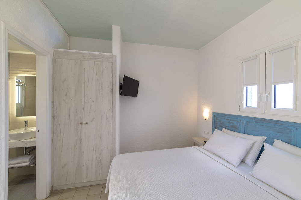 elounda heights adults only