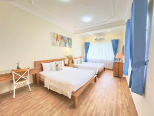 cozy hotel 140 cong quynh