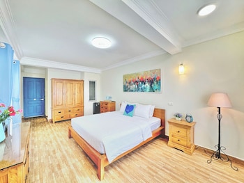 cozy hotel 140 cong quynh