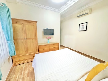 cozy hotel 140 cong quynh