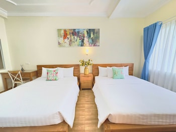 cozy hotel 140 cong quynh
