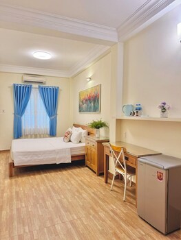 cozy hotel 140 cong quynh