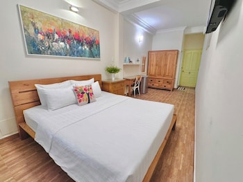 cozy hotel 140 cong quynh