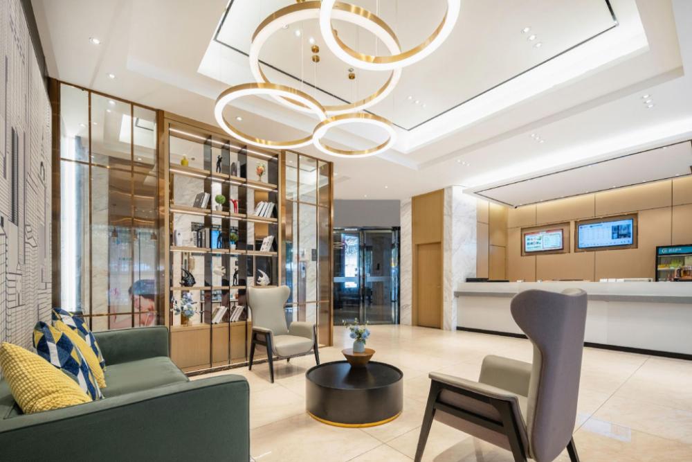 city comfort inn maoming renmin road walking street