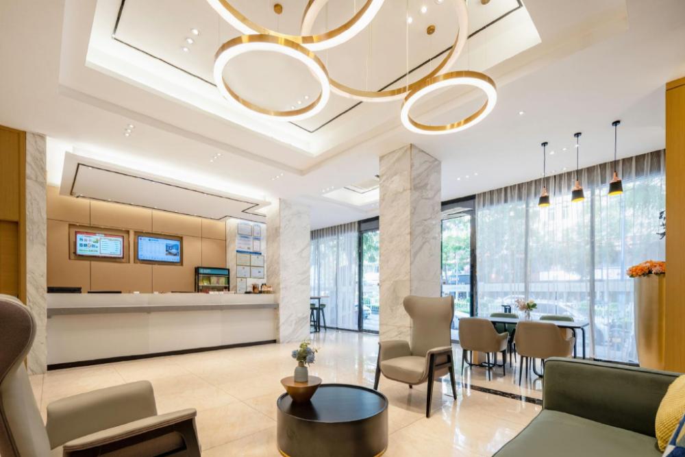 city comfort inn maoming renmin road walking street