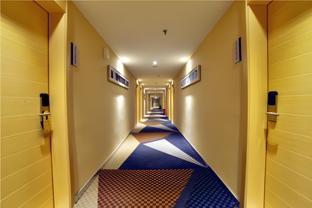 city comfort inn maoming renmin road walking street