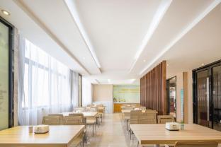 city comfort inn maoming renmin road walking street