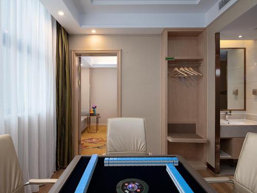 vienna hotel ganzhou railway station shop