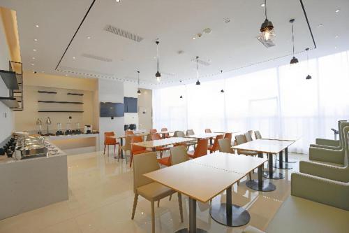 city comfort inn xihua university hongguang avenue
