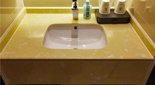 city comfort inn luocheng bus terminal store