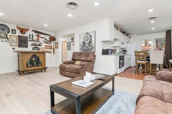 nunus cabin