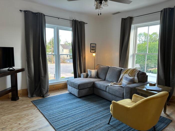 the cottage 241 north