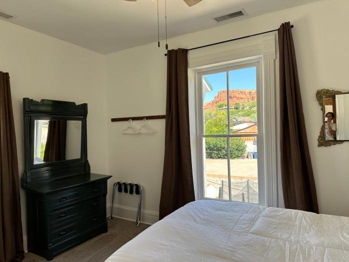 the cottage 241 north