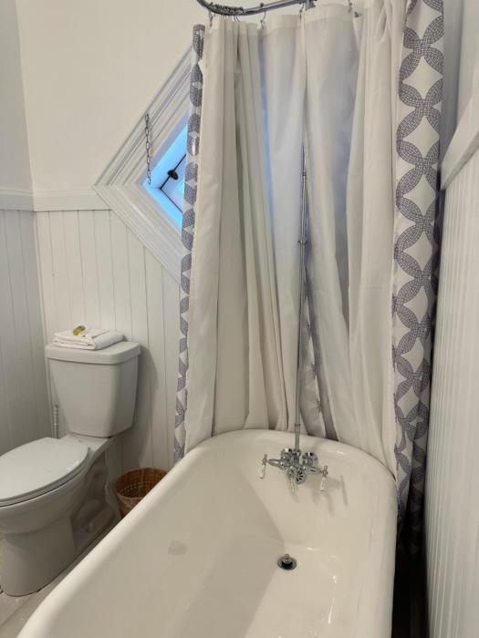 the cottage 241 north