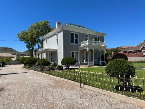 the cottage 241 north