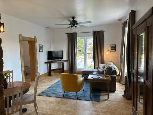 the cottage 241 north