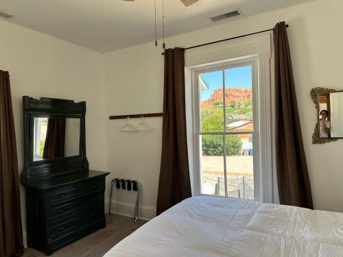 the cottage 241 north