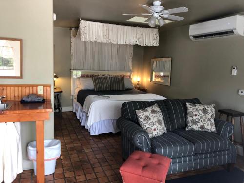 the cottage 241 north