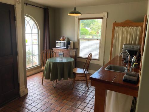 the cottage 241 north